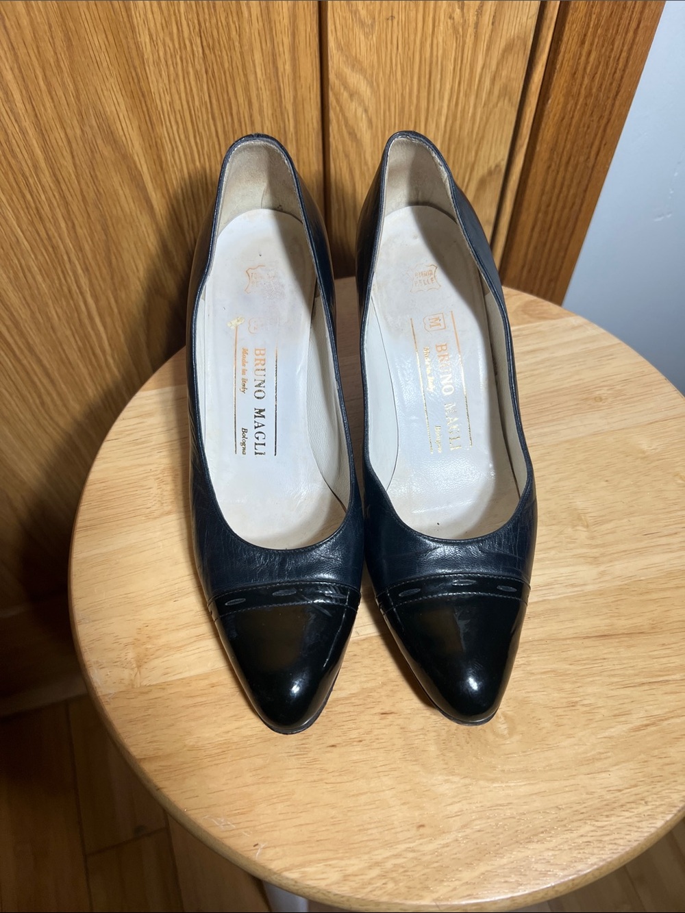Bruno Magli Black Pointed-Toe Leather Pumps